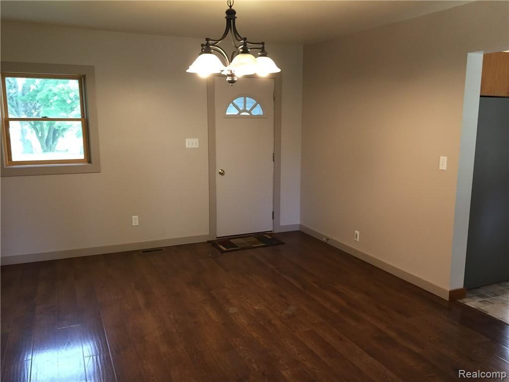 4520 Prospect Street Vassar, MI 48768 - Photo 3 of 8 4520 Prospect dinning area.JPG