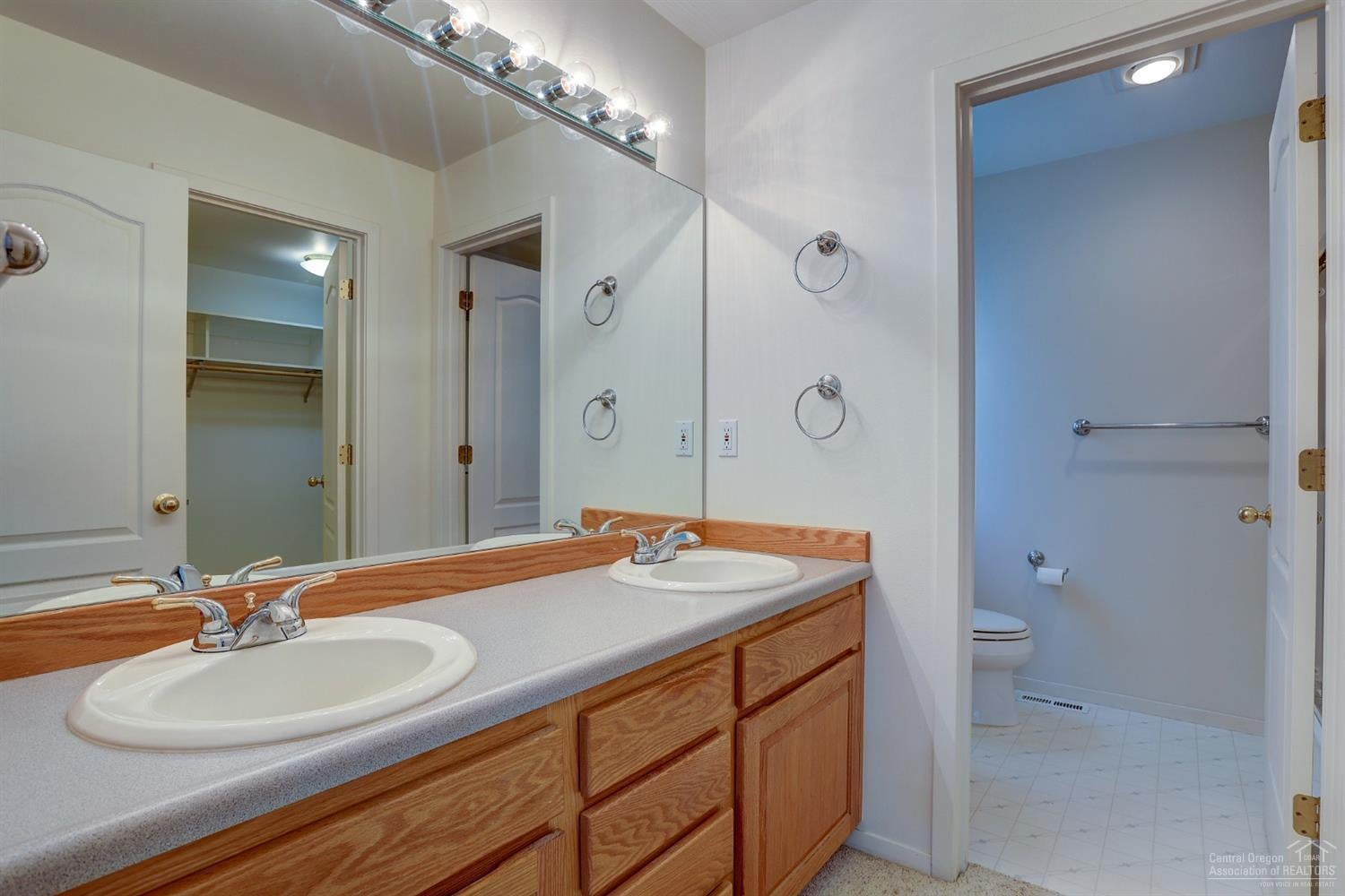 20443 Rae Road Bend, OR 97702 - Photo 15 of 25 Gallery Image 15