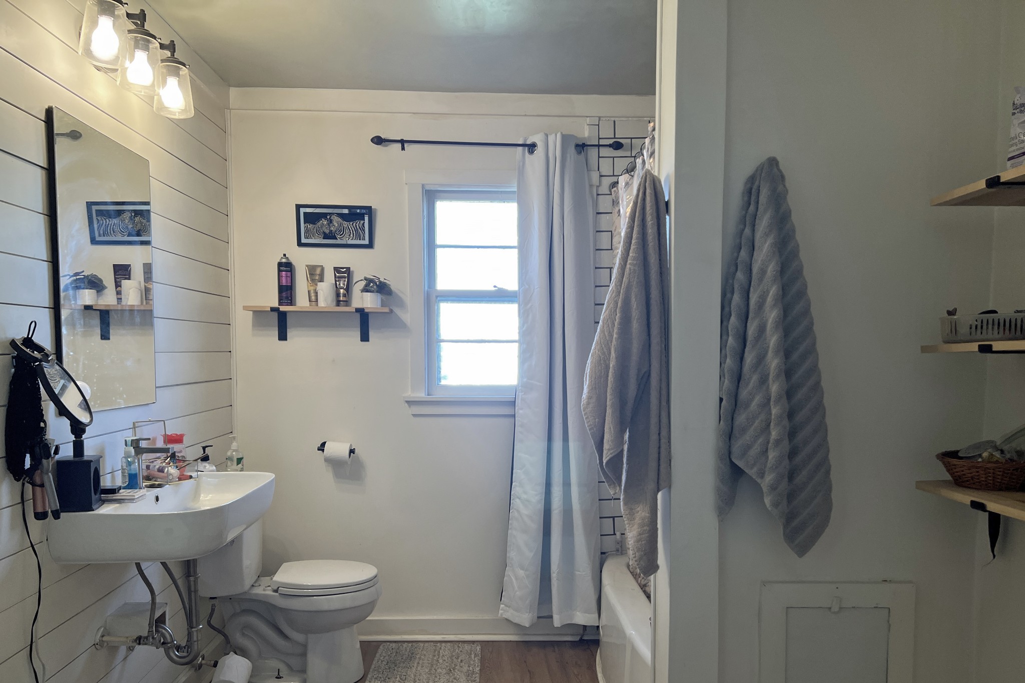 208 Morgantown Road Franklin, KY 42134 - Photo 13 of 18 a bathroom with a sink toilet and shower