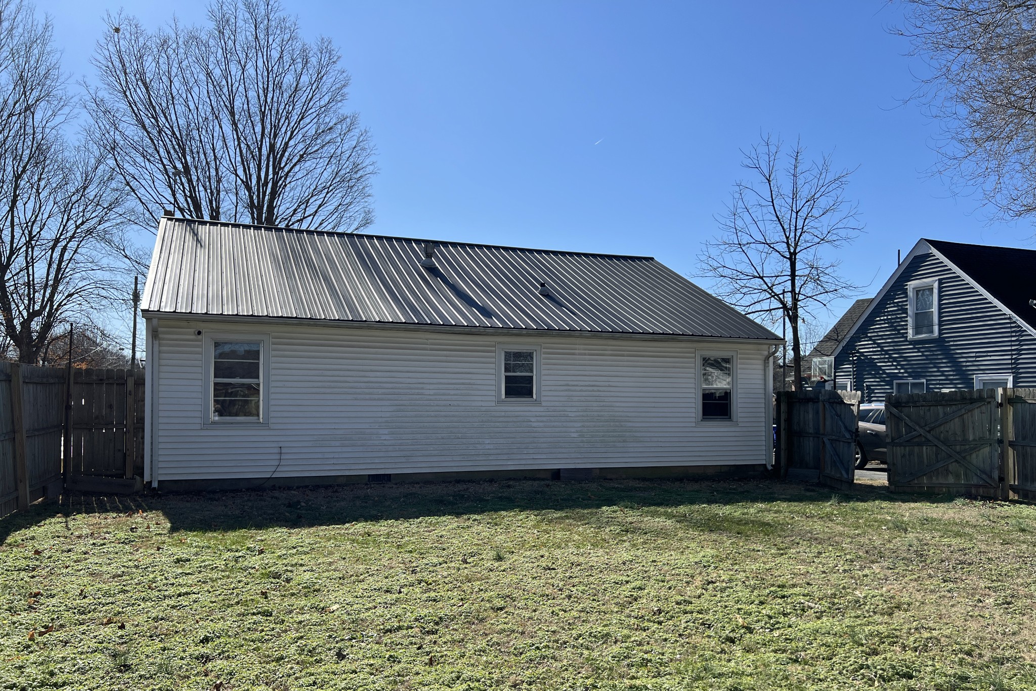 208 Morgantown Road Franklin, KY 42134 - Photo 17 of 18 a front view of a house with a yard