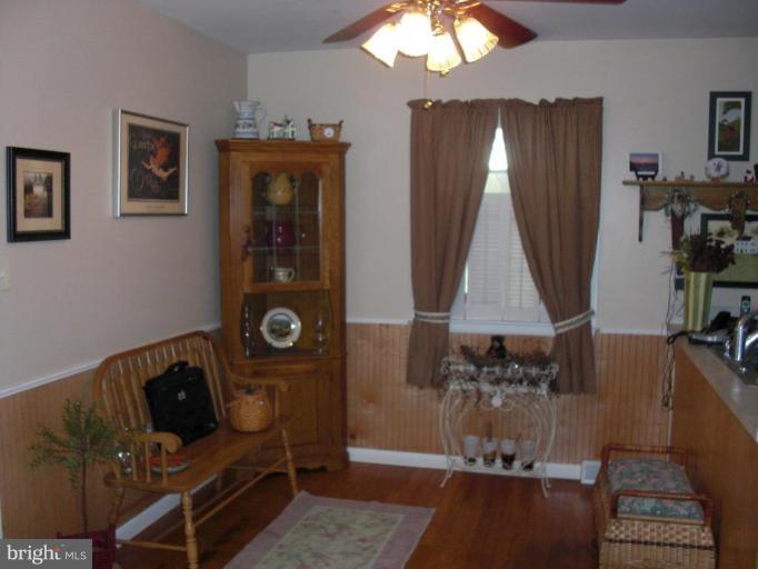 9121 Jordan Road Fairplay, MD 21733 - Photo 6 of 21 Dining Area