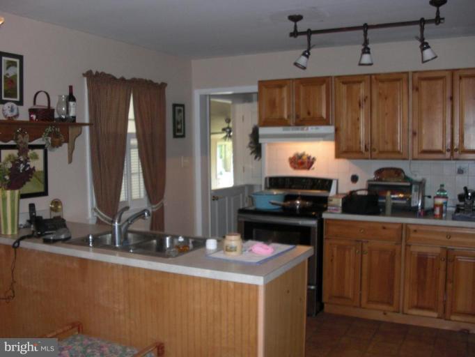 9121 Jordan Road Fairplay, MD 21733 - Photo 8 of 21 Kitchen