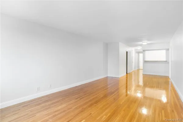 $2,895 | 411 Bronx River Road, Unit 7F, Yonkers, NY 10704