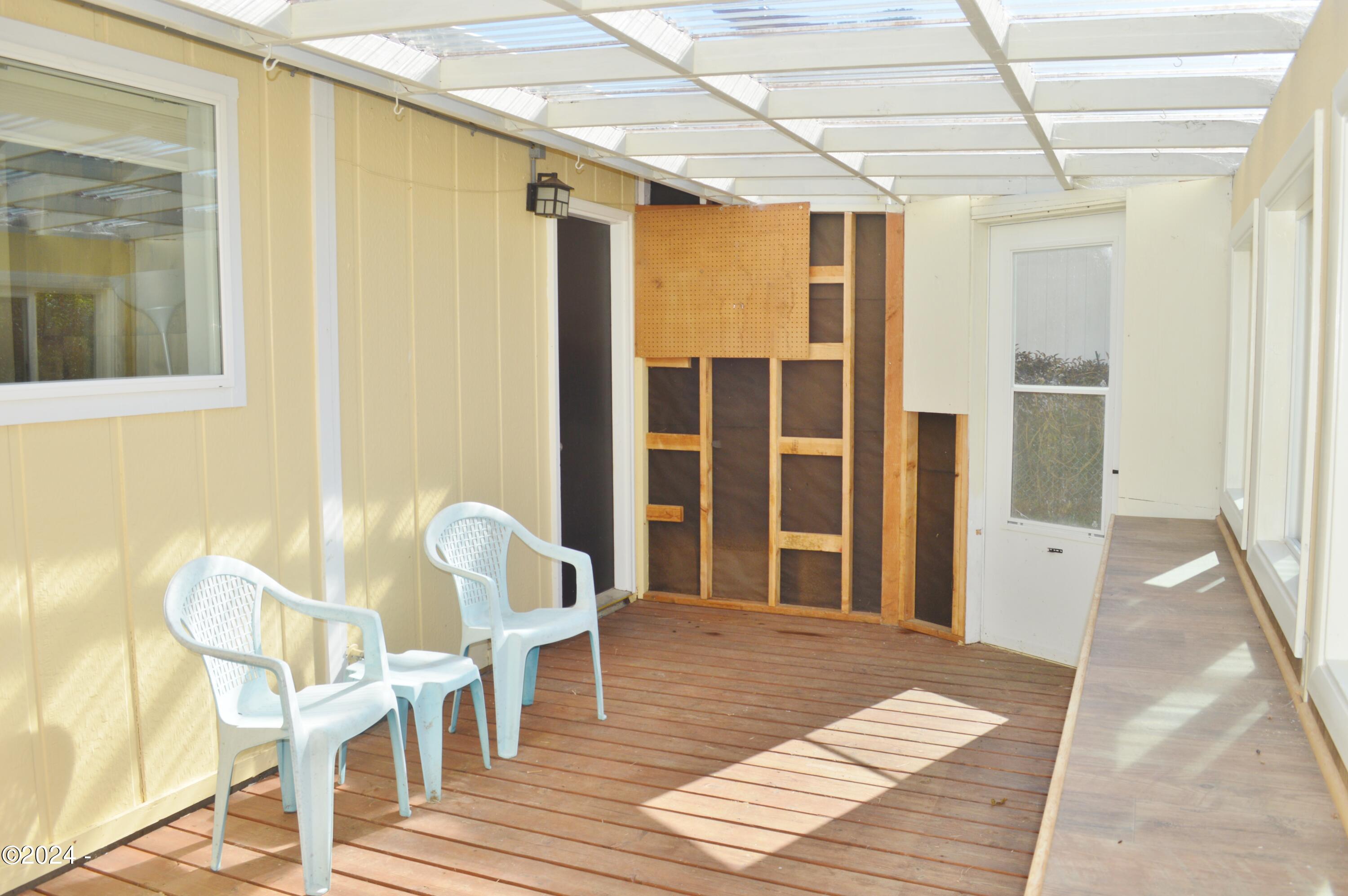 1010 Southeast Rolph Court Waldport, OR 97394 - Photo 13 of 24 Sun Room
