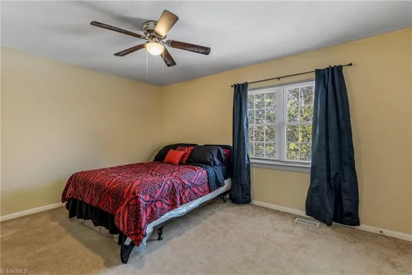 $1,700 | 5735 Bramblegate Road, Greensboro, NC 27409