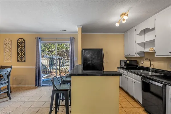$1,700 | 5735 Bramblegate Road, Greensboro, NC 27409