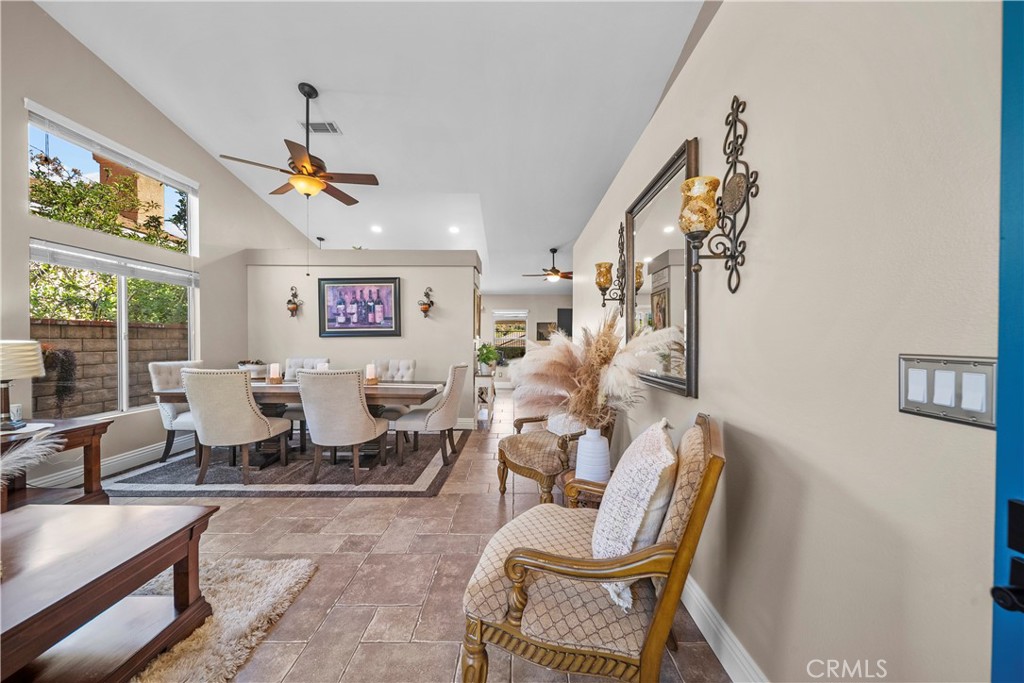 27908 Rainier Road Castaic, CA 91384 - Photo 7 of 41