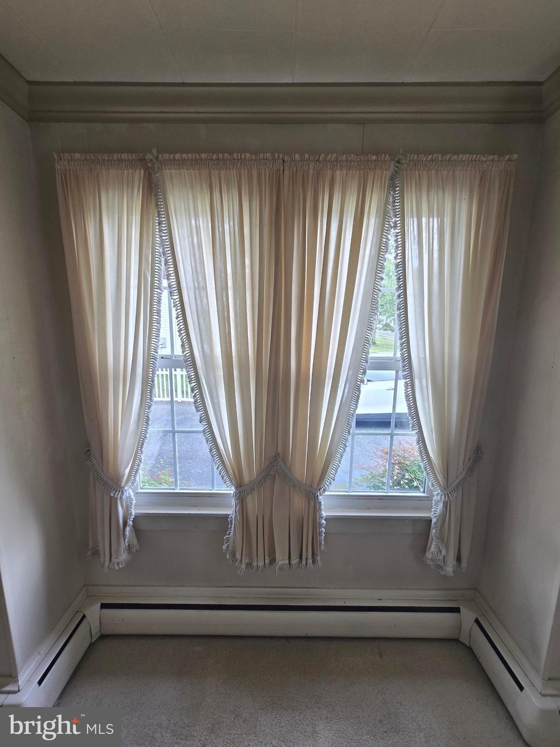 26431 Old State Road Crisfield, MD 21817 - Photo 20 of 25 a view of window