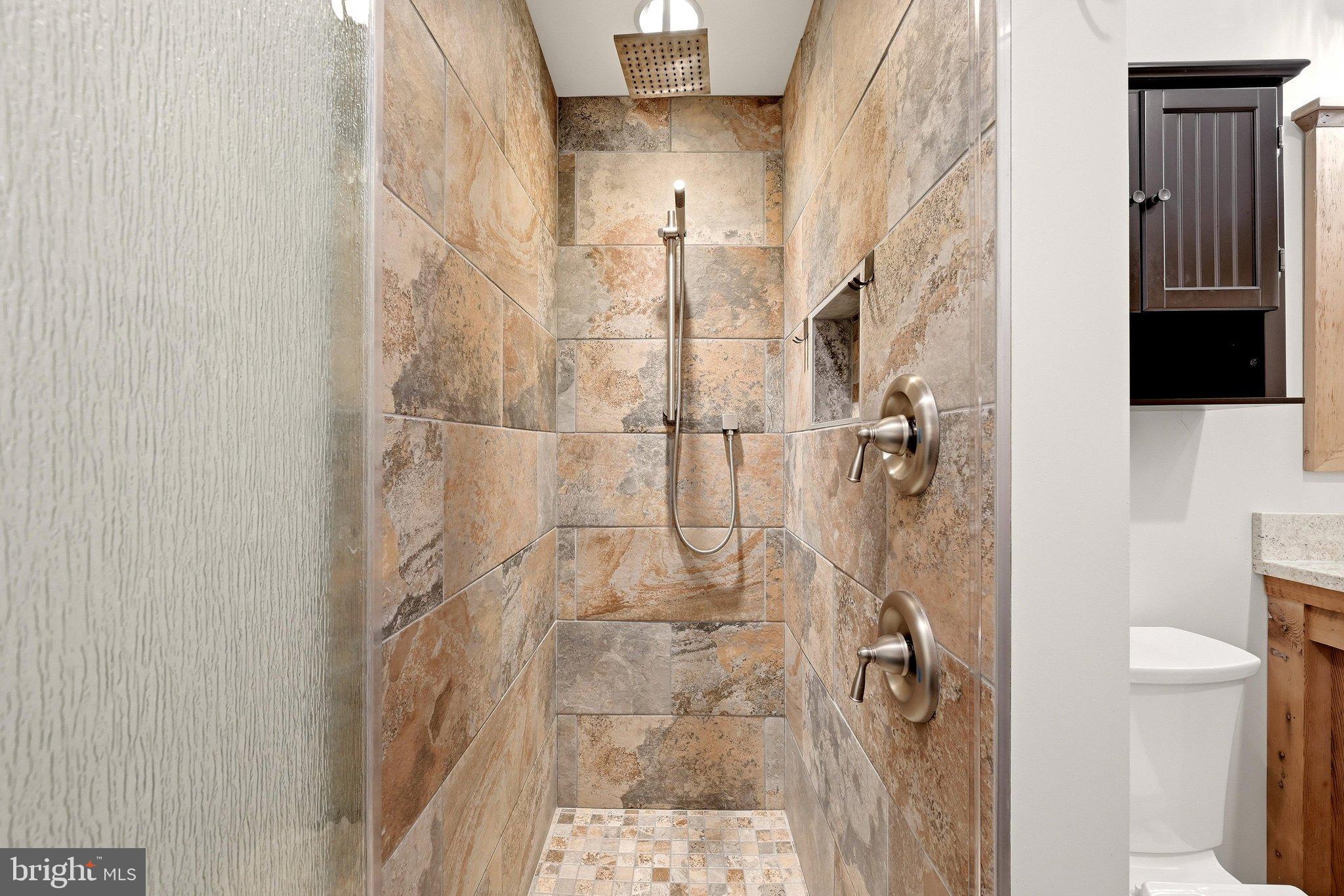 2809 Lookout Road Haymarket, VA 20169 - Photo 10 of 52 Bathroom