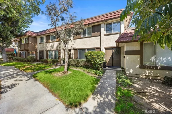 $725,000 | 1416 North Stoneyhaven Lane, Anaheim, CA 92801