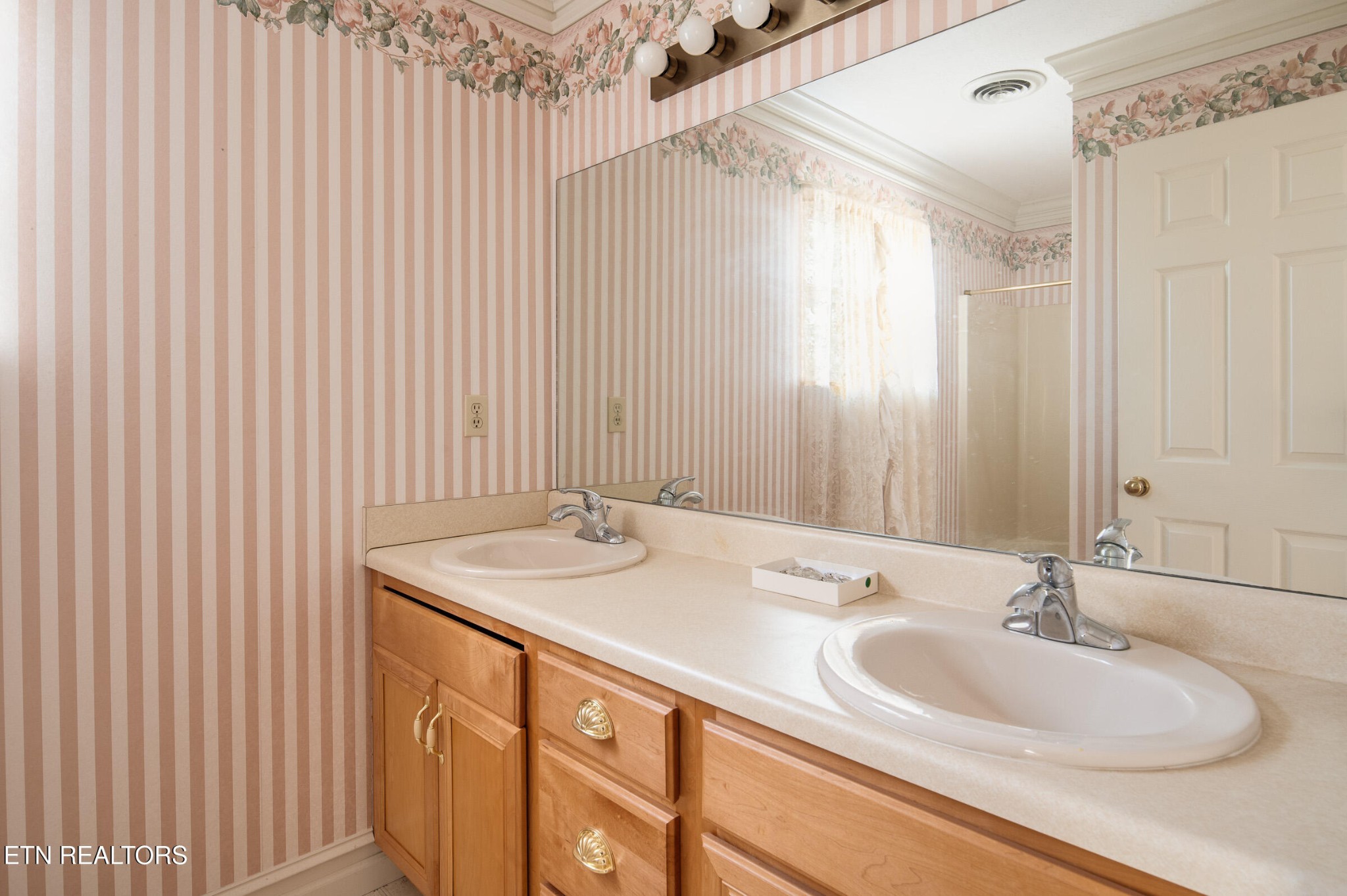 6215 Cardwell Road Corryton, TN 37721 - Photo 13 of 22 a bathroom with a granite countertop sink and a mirror