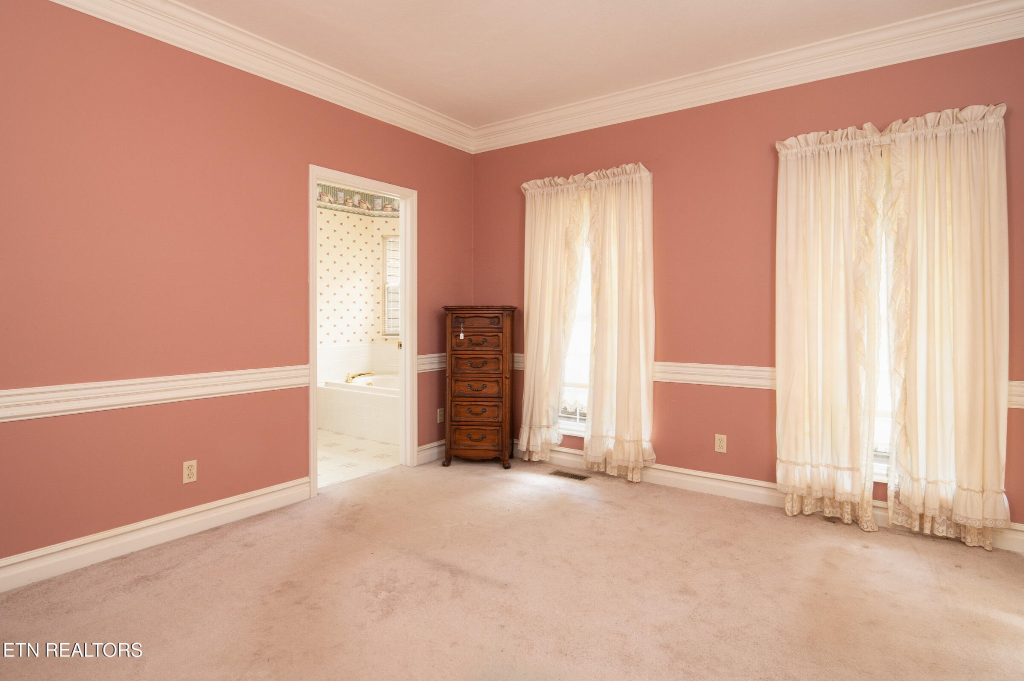 6215 Cardwell Road Corryton, TN 37721 - Photo 22 of 22 an empty room with windows