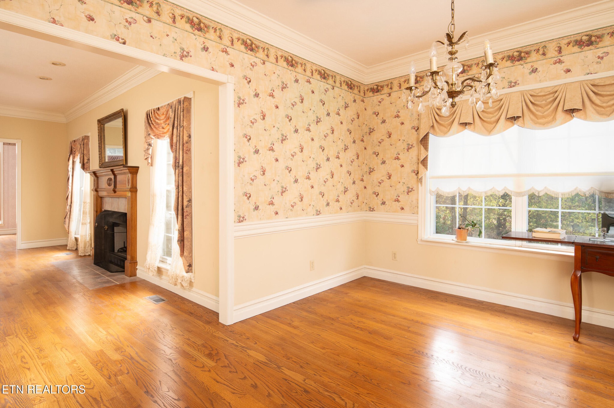 6215 Cardwell Road Corryton, TN 37721 - Photo 10 of 22 wooden floor in an empty room with a window