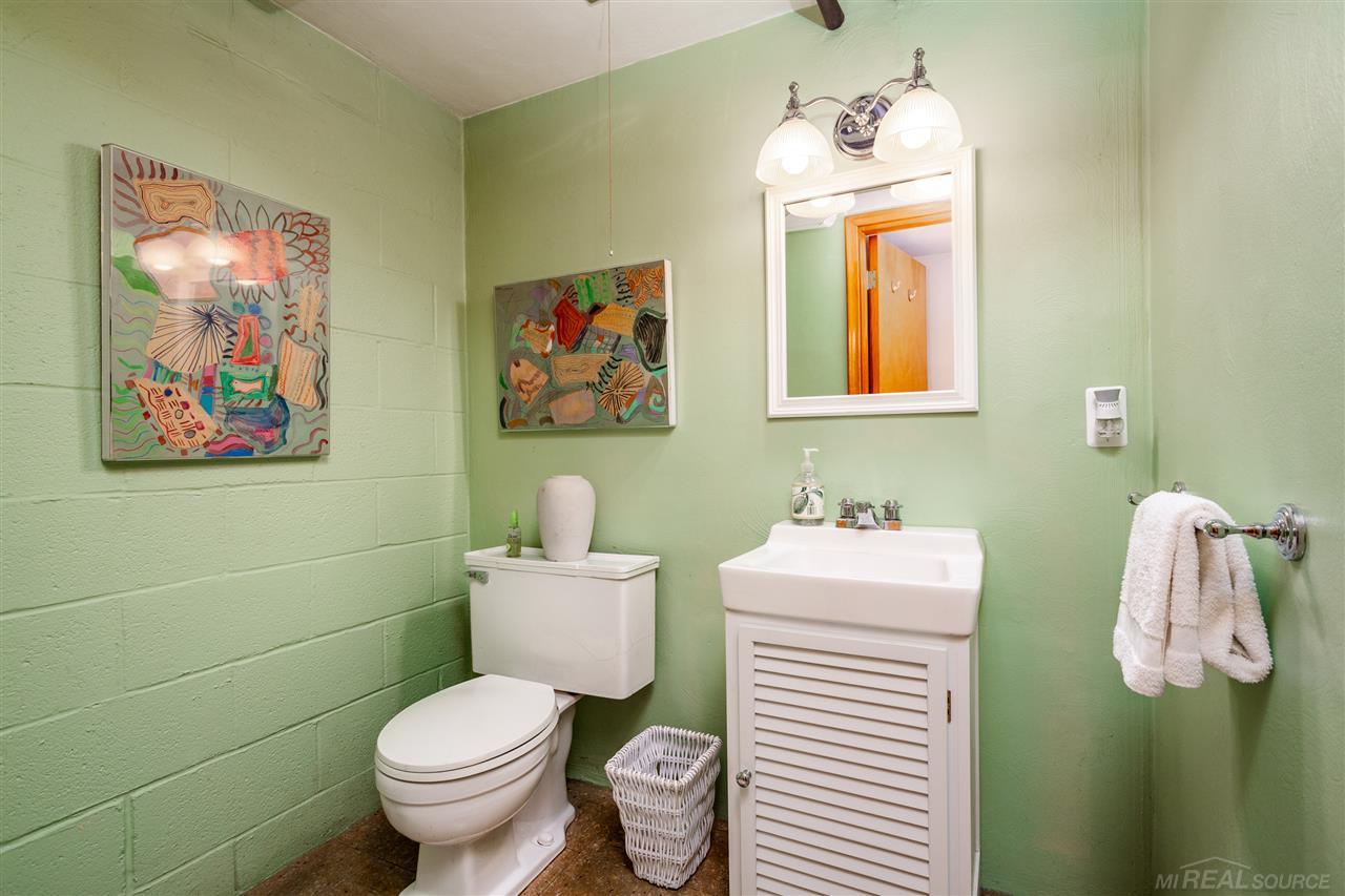 521 Renaud Road Grosse Pointe, MI 48236 - Photo 51 of 89 50035421-50.JPG