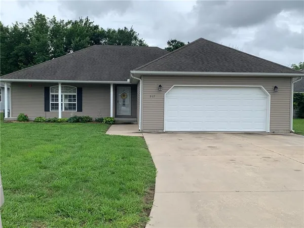 $249,000 | 517 South Brooklyn Court, Frontenac, KS 66763