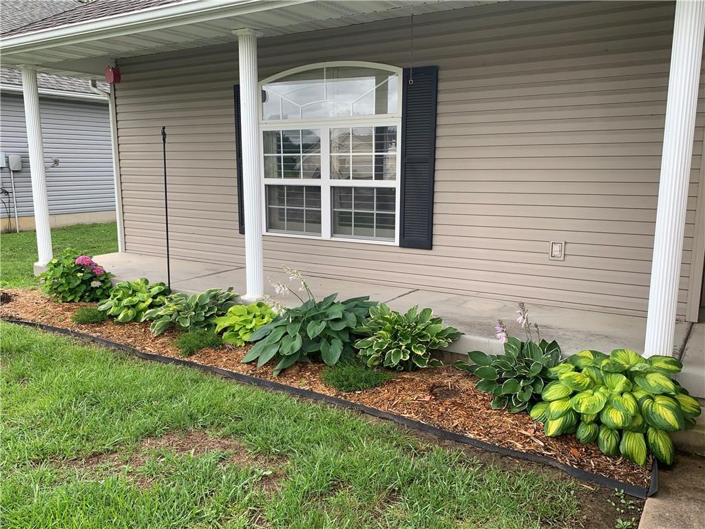 517 South Brooklyn Court Frontenac, KS 66763 - Photo 2 of 13