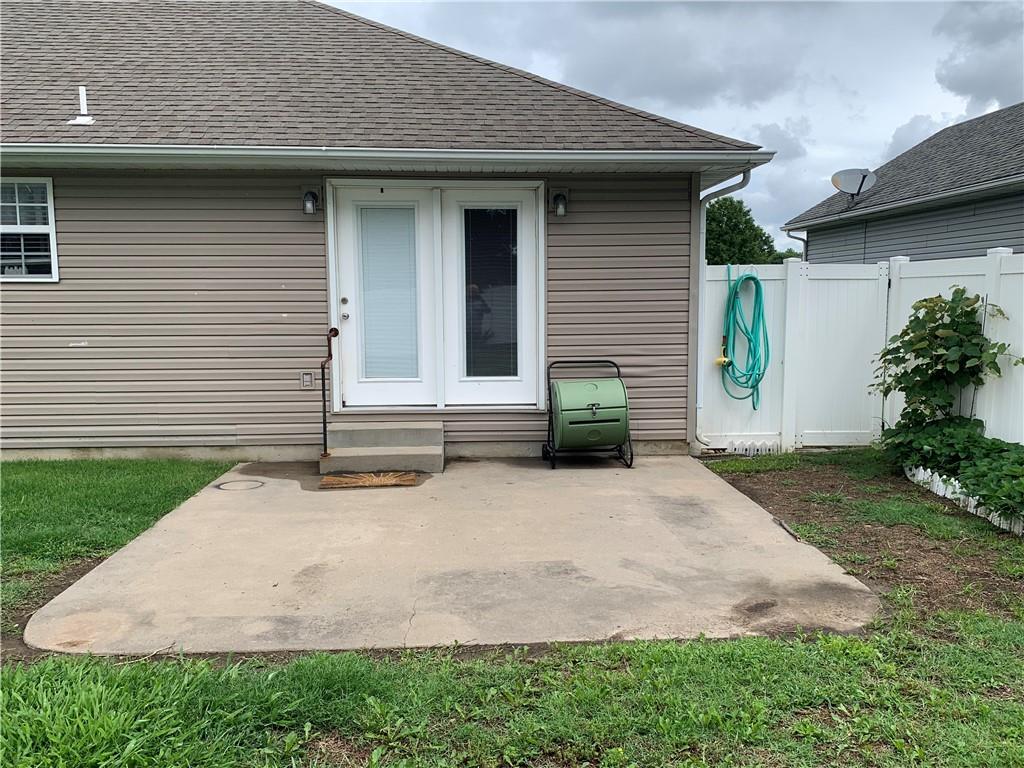 517 South Brooklyn Court Frontenac, KS 66763 - Photo 3 of 13