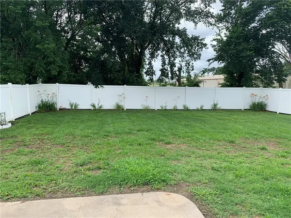 $249,000 | 517 South Brooklyn Court, Frontenac, KS 66763