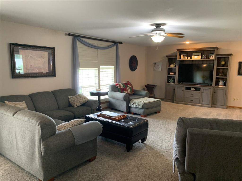 517 South Brooklyn Court Frontenac, KS 66763 - Photo 6 of 13