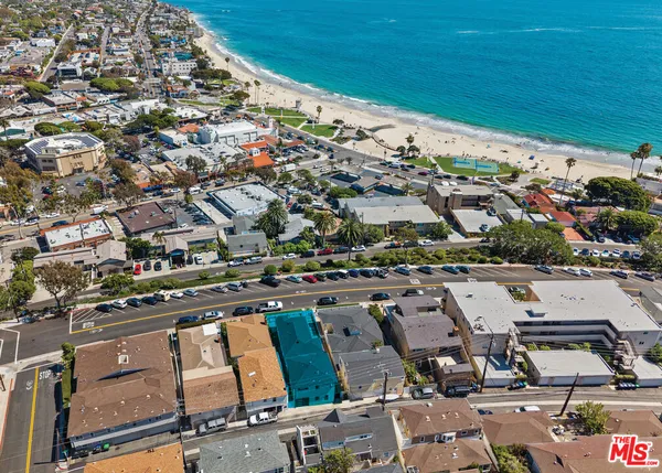 $3,595,000 | 216 Cliff Drive, Laguna Beach, CA 92651