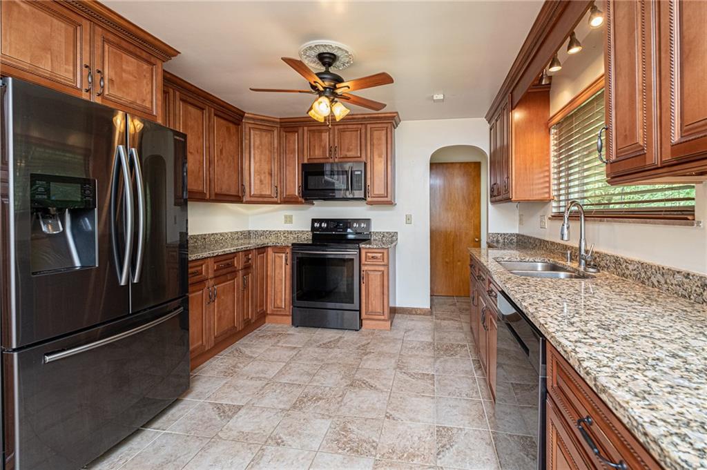 1254 Country Club Road Monongahela, PA 15063 - Photo 7 of 25 Gallery Image 7