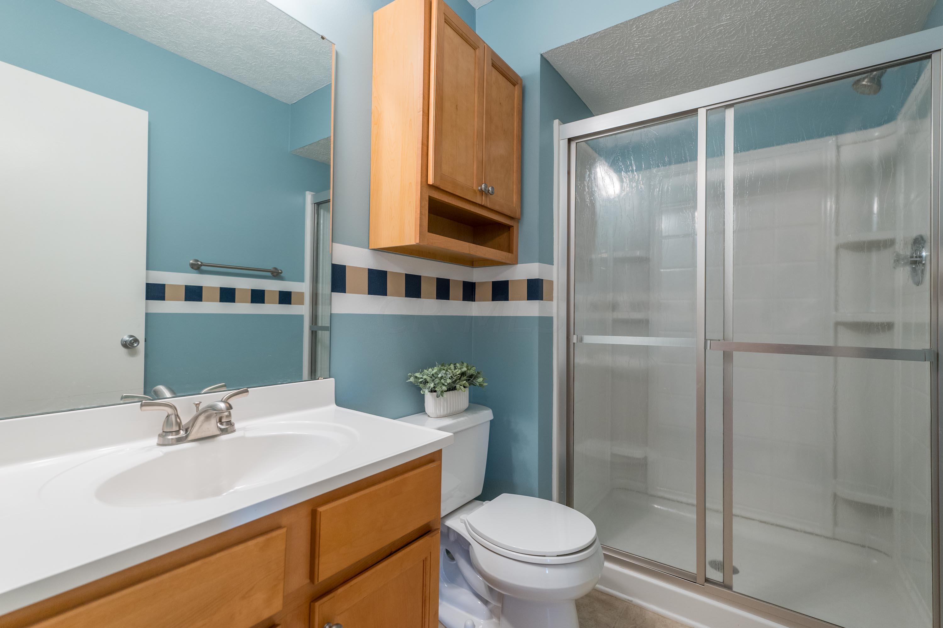 7762 Sawmill Road Dublin, OH 43016 - Photo 19 of 38 BR 2 with dedicated full bath