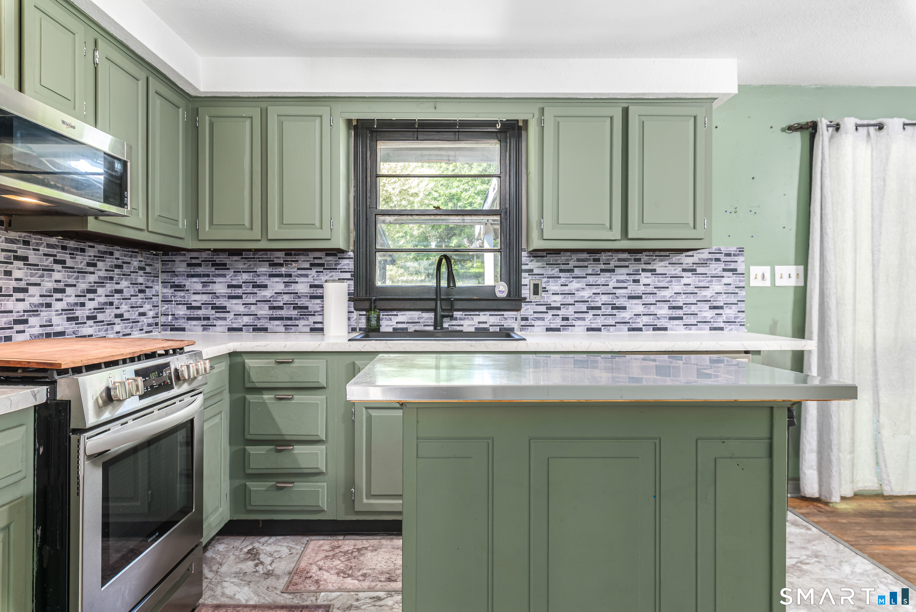 196 Humiston Circle Thomaston, CT 06787 - Photo 15 of 40