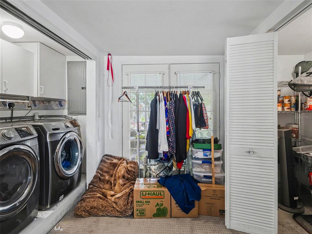 4304 Midland Road Sarasota, FL 34231 - Photo 12 of 31 Gallery Image 12