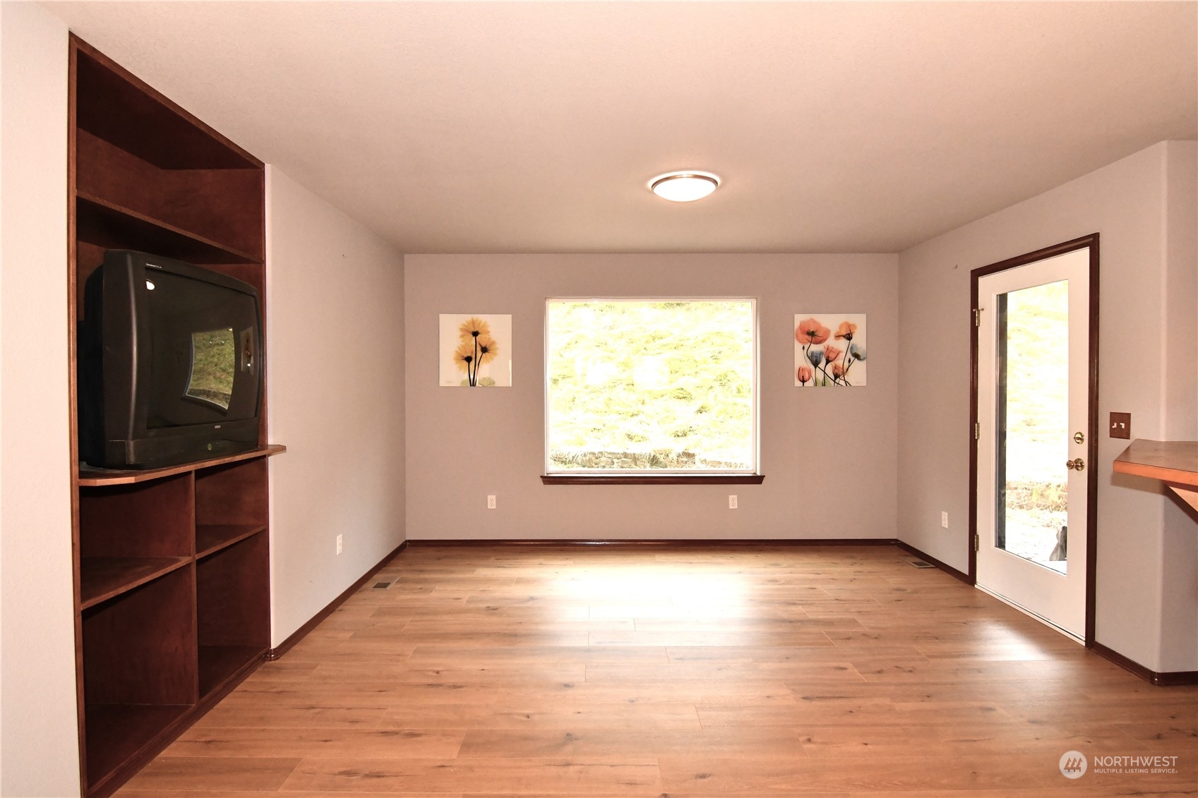 6990 Northbank Road Aberdeen, WA 98520 - Photo 15 of 39 Gallery Image 15