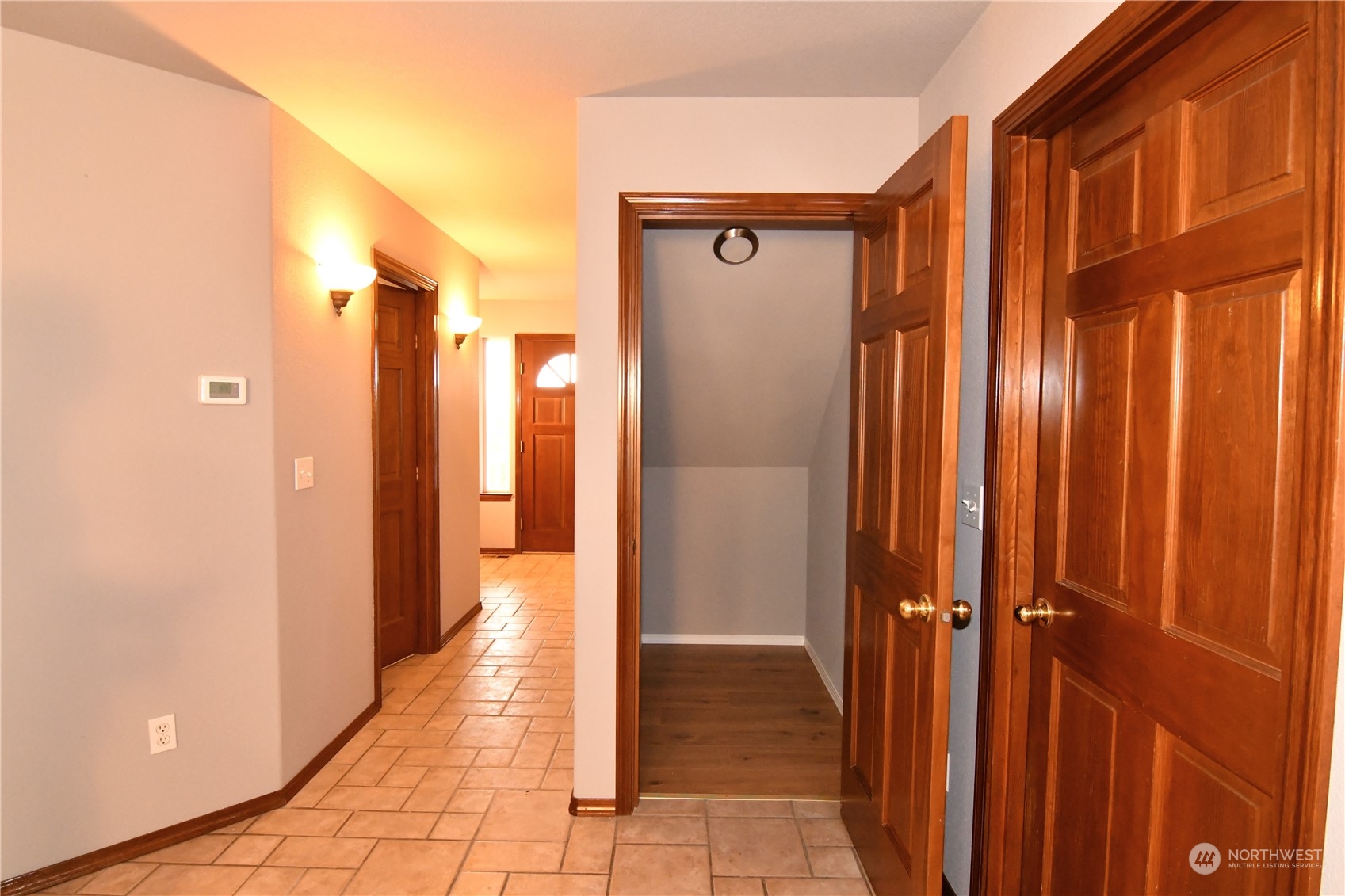 6990 Northbank Road Aberdeen, WA 98520 - Photo 17 of 39 Gallery Image 17