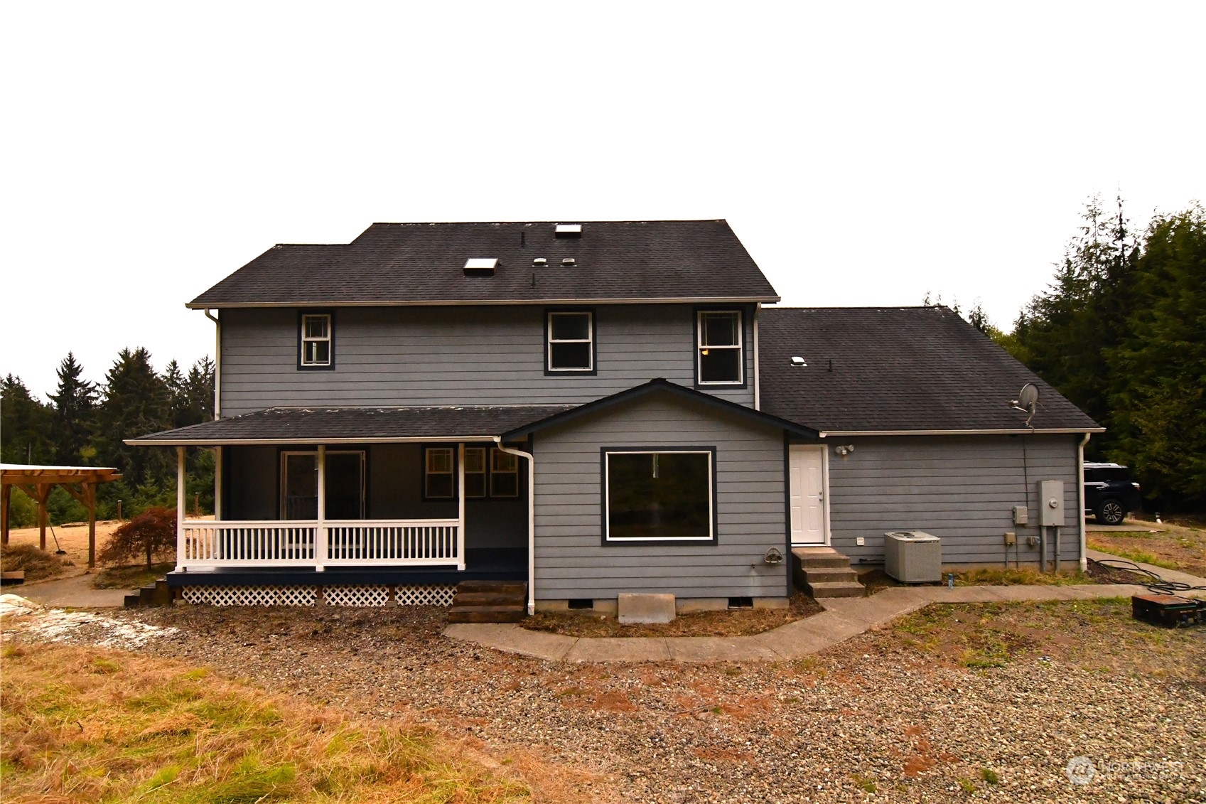 6990 Northbank Road Aberdeen, WA 98520 - Photo 2 of 39 Gallery Image 2