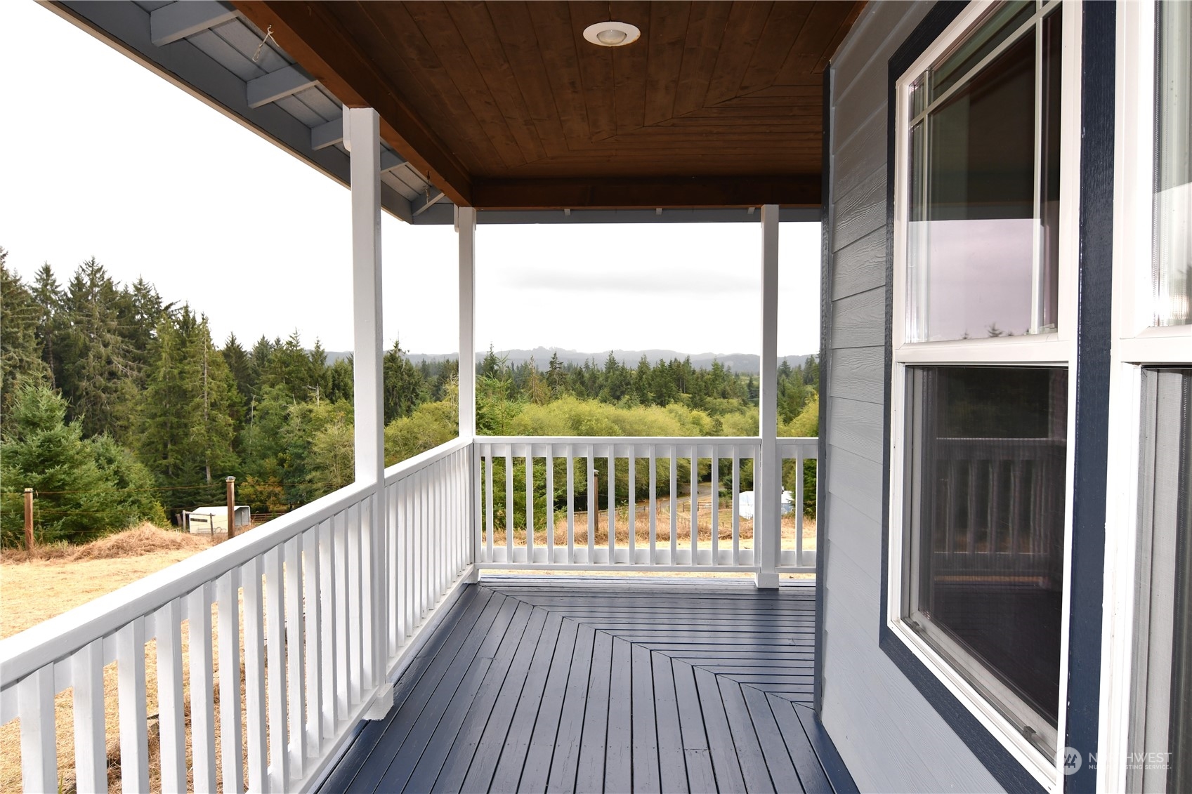 6990 Northbank Road Aberdeen, WA 98520 - Photo 7 of 39 Gallery Image 7