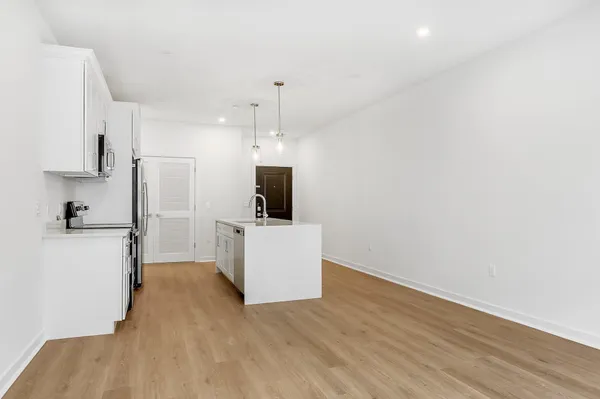 $3,150 | 74 Clarendon Place, Unit 202, Hackensack, NJ 07601