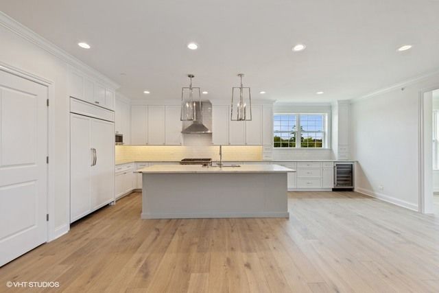 $1,023,504 | 1212 Woodview Lane, Northbrook, IL 60062