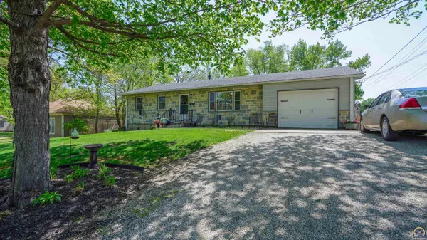 $249,500 | 737 West 6th Street, Holton, KS 66436