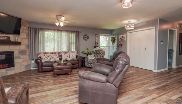 $249,500 | 737 West 6th Street, Holton, KS 66436