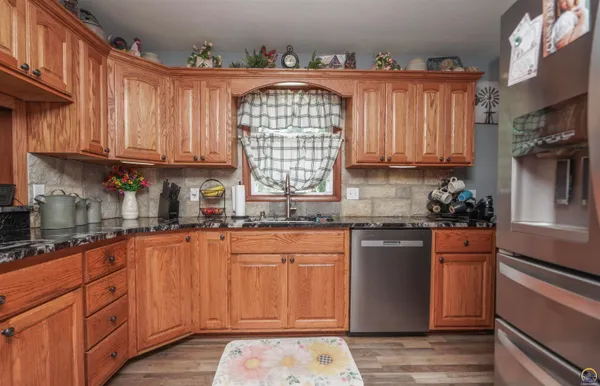 $249,500 | 737 West 6th Street, Holton, KS 66436