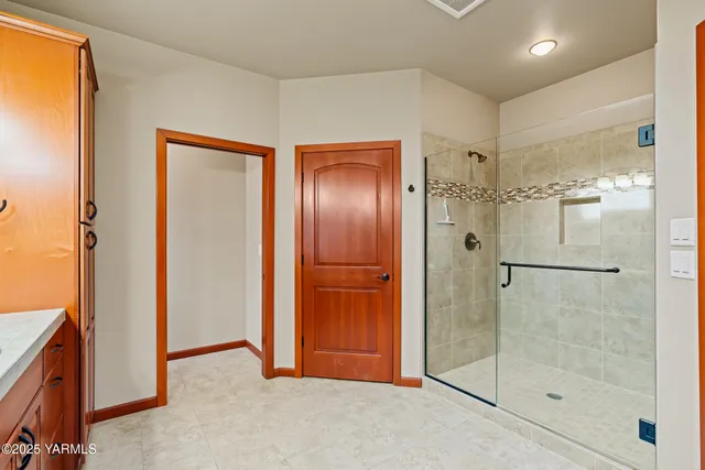 $749,999 | 2007 South 87th Avenue, Yakima, WA 98903