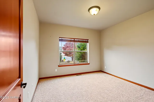 $749,999 | 2007 South 87th Avenue, Yakima, WA 98903