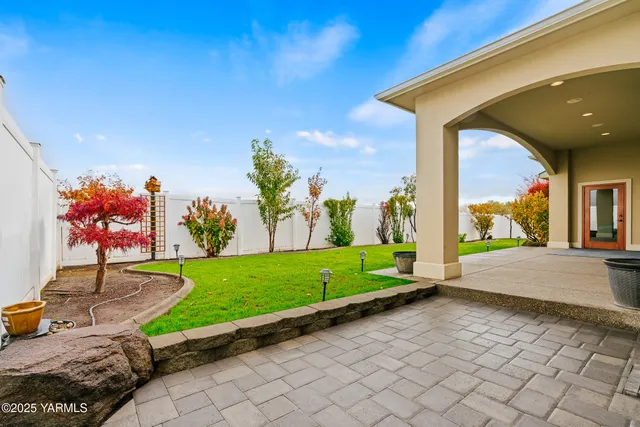 $749,999 | 2007 South 87th Avenue, Yakima, WA 98903