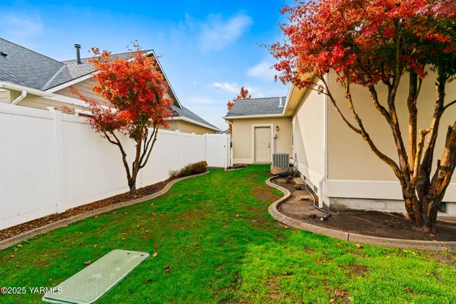 $749,999 | 2007 South 87th Avenue, Yakima, WA 98903