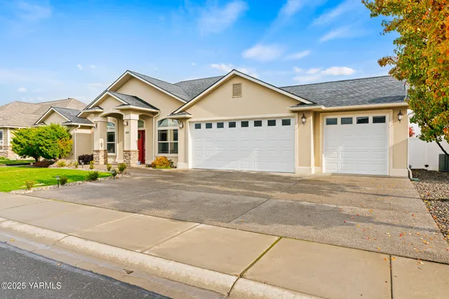 $749,999 | 2007 South 87th Avenue, Yakima, WA 98903