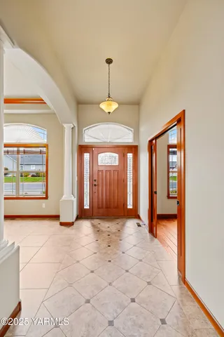 $749,999 | 2007 South 87th Avenue, Yakima, WA 98903