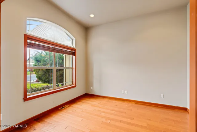 $749,999 | 2007 South 87th Avenue, Yakima, WA 98903