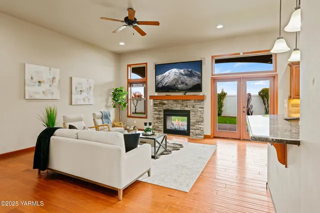 $749,999 | 2007 South 87th Avenue, Yakima, WA 98903