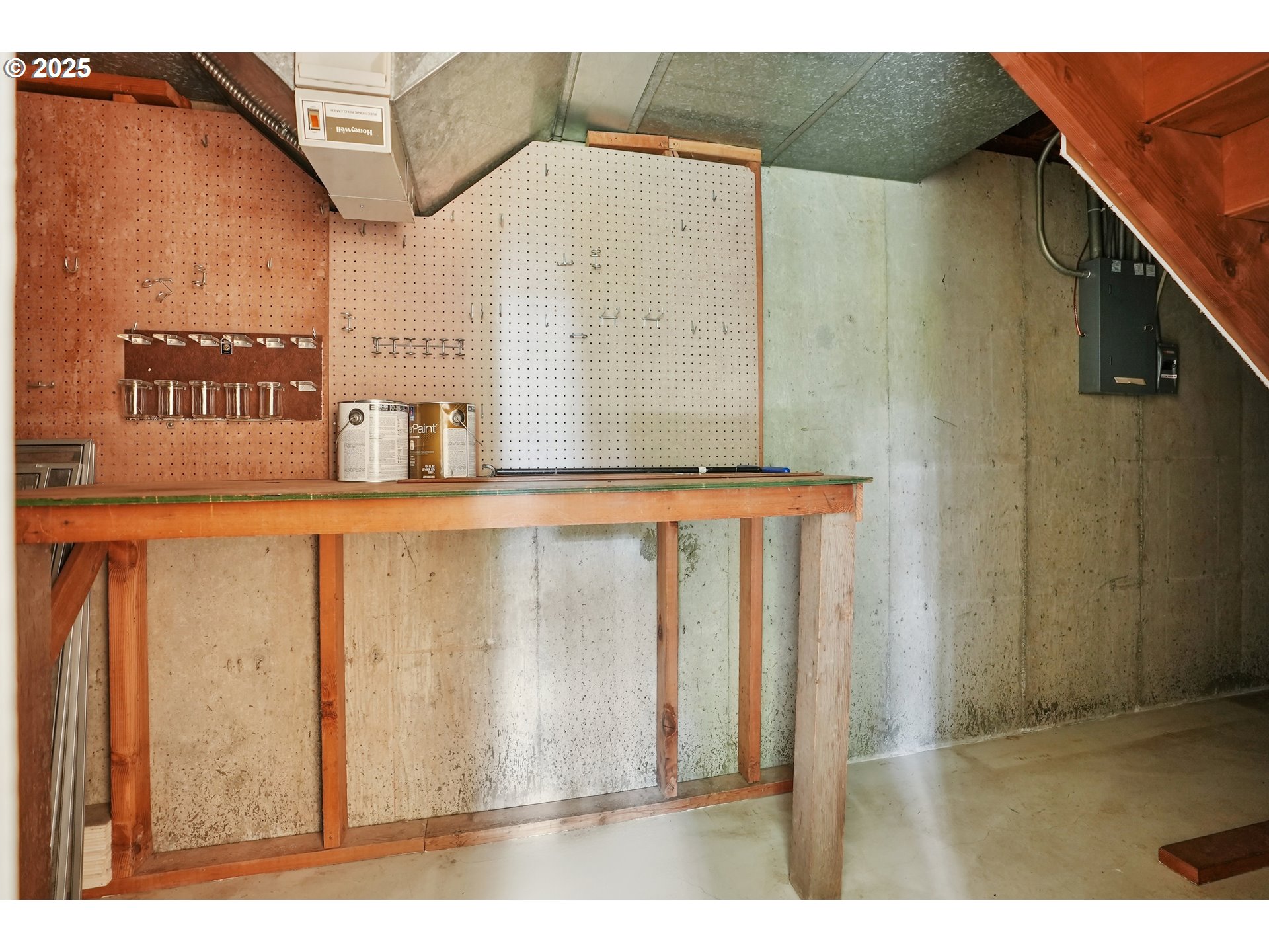 3270 Southwest Fairmount Boulevard Portland, OR 97239 - Photo 34 of 48 a view of a black and white wall