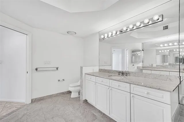 $868,000 | 6001 North Ocean Drive, Unit 306, Hollywood, FL 33019