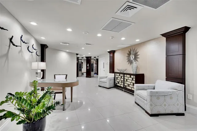 $868,000 | 6001 North Ocean Drive, Unit 306, Hollywood, FL 33019