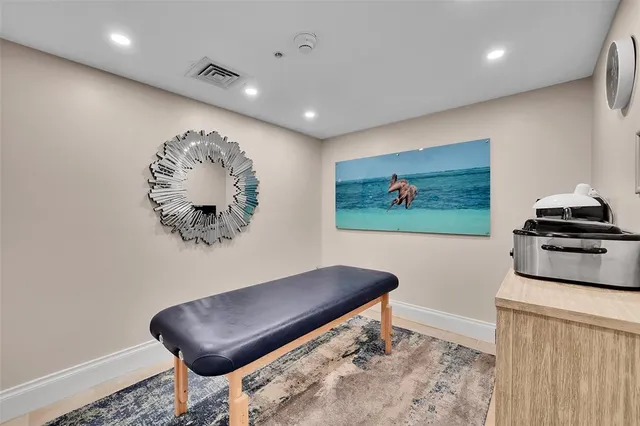 $868,000 | 6001 North Ocean Drive, Unit 306, Hollywood, FL 33019