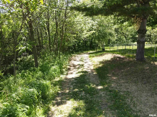 $170,000 | Lot 318-325 West & 3 W 19th Avenue, Coal Valley, IL 61240